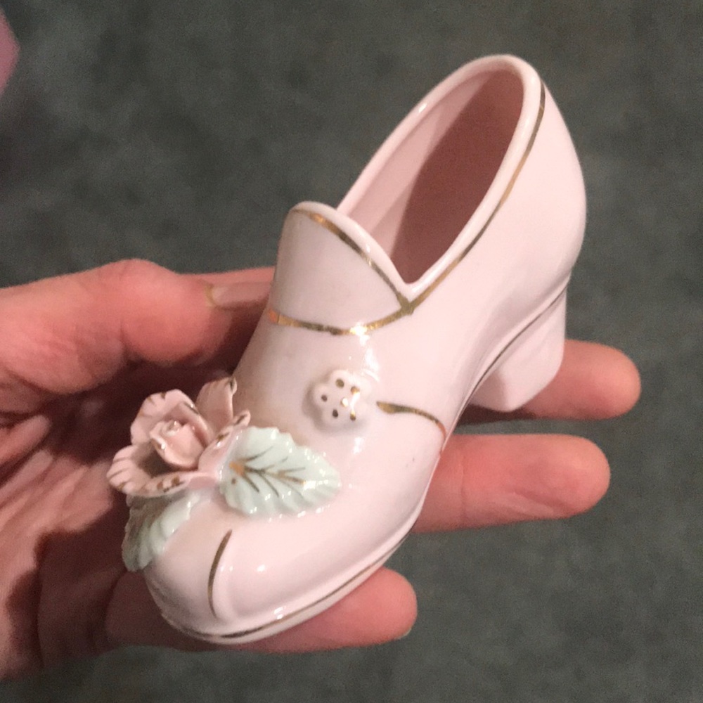 Vtg porcelain baby shoe